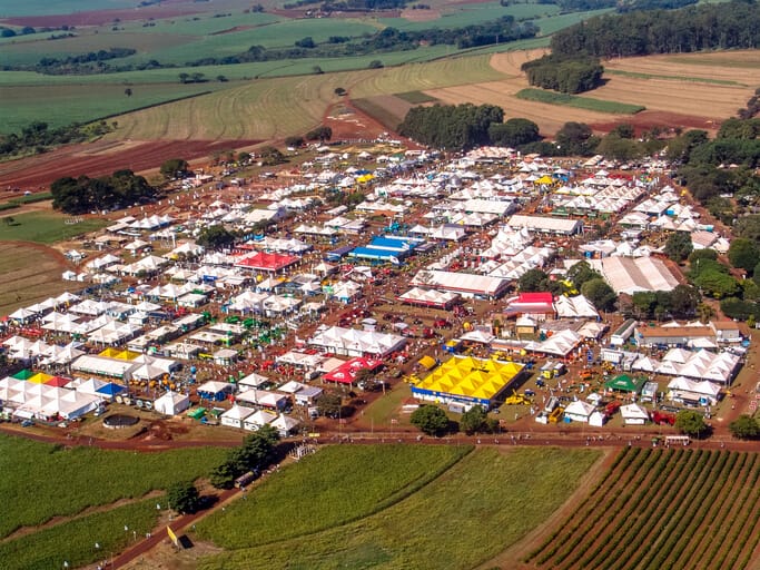 No momento, você está visualizando Marketing agro: como a Agrishow 2026 mostrou a transformação digital do agronegócio